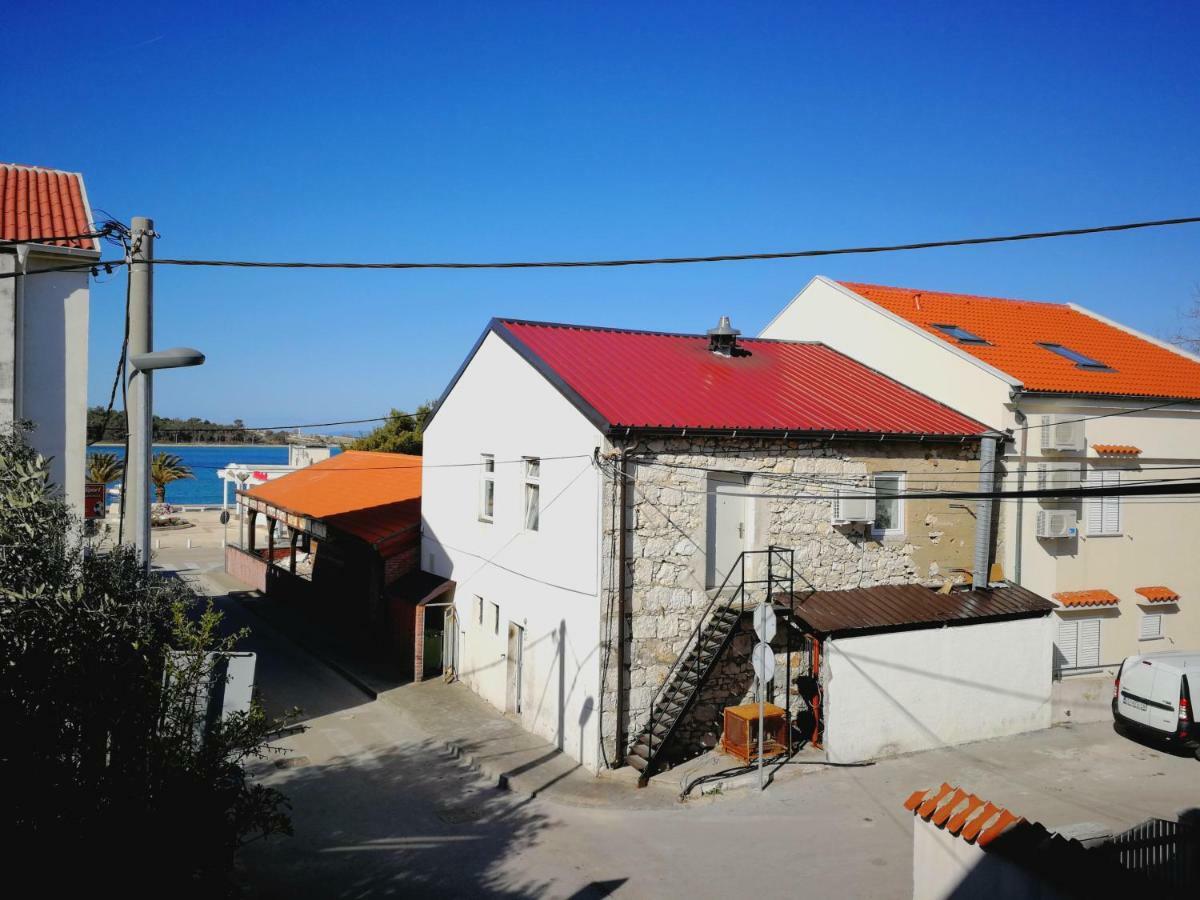 Levant, Cosy And Modern Apartment In Novalja Center Exterior photo