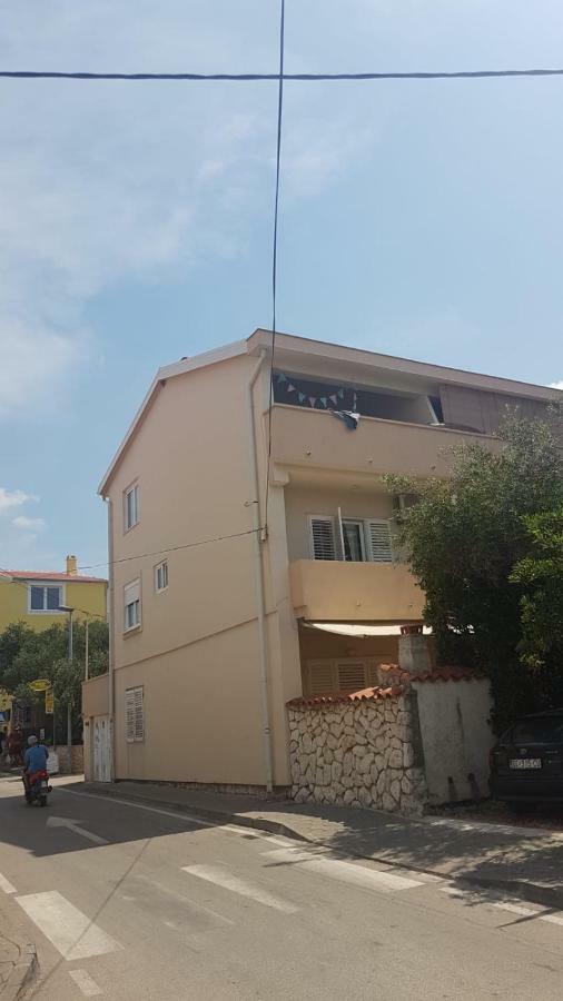 Levant, Cosy And Modern Apartment In Novalja Center Exterior photo
